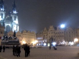 Snowy evening in Prague (photo: Source Fabricz)