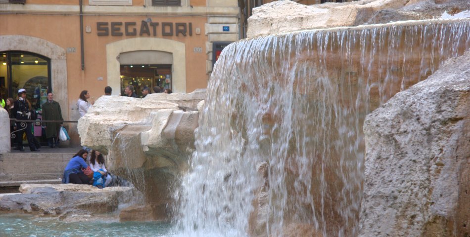Source Fabricio: Di Trevi Fountain