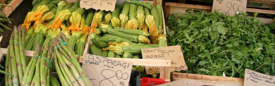 Sour C. Efabric: Open market on Campo de fiori